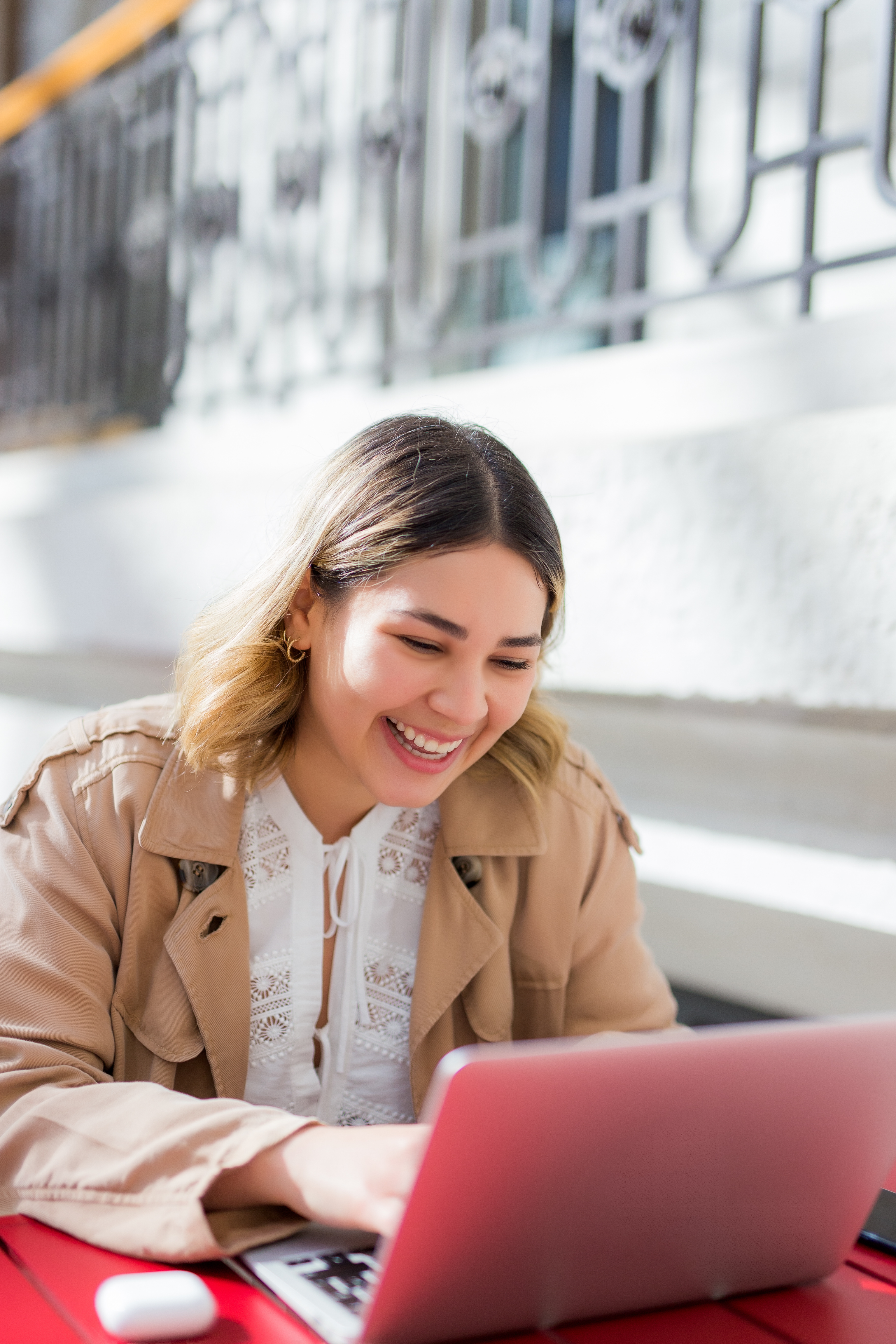 Online consultation with a financial planner helping self-employed with pension planning UK